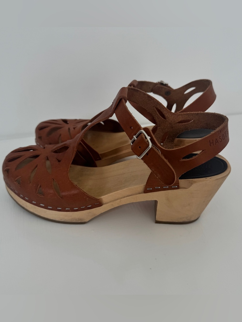 Swedish Hasbeens Lacy T-Strap Brown Leather Cutout Slingback Clogs 38